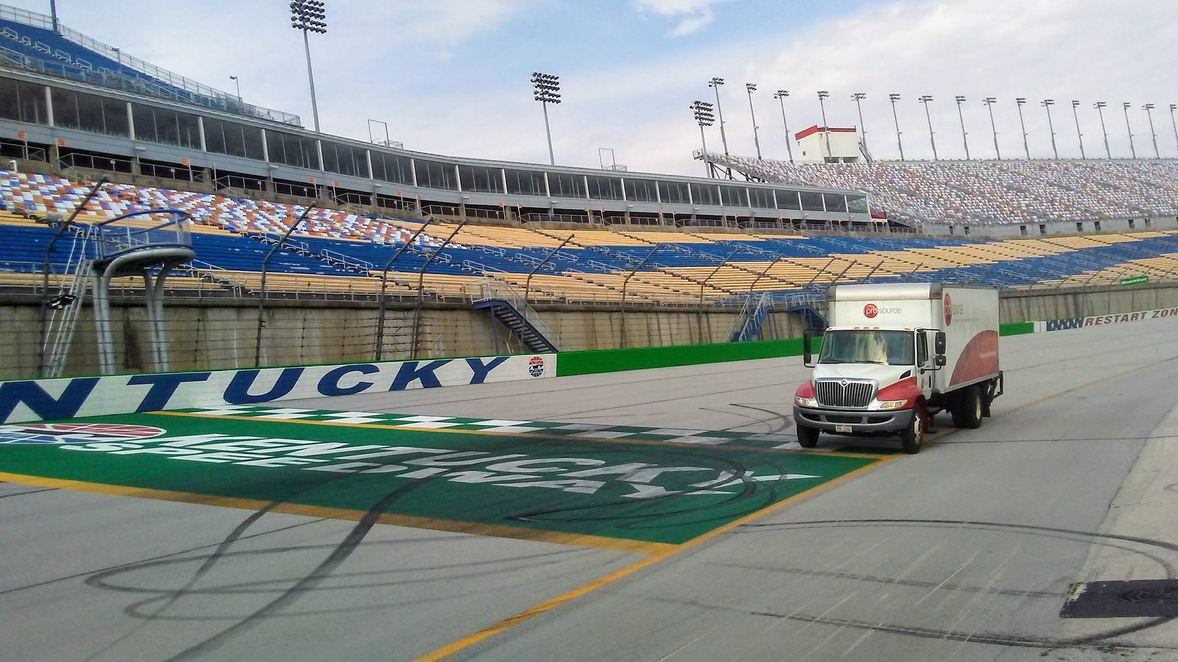 kentucky speedway driving experience